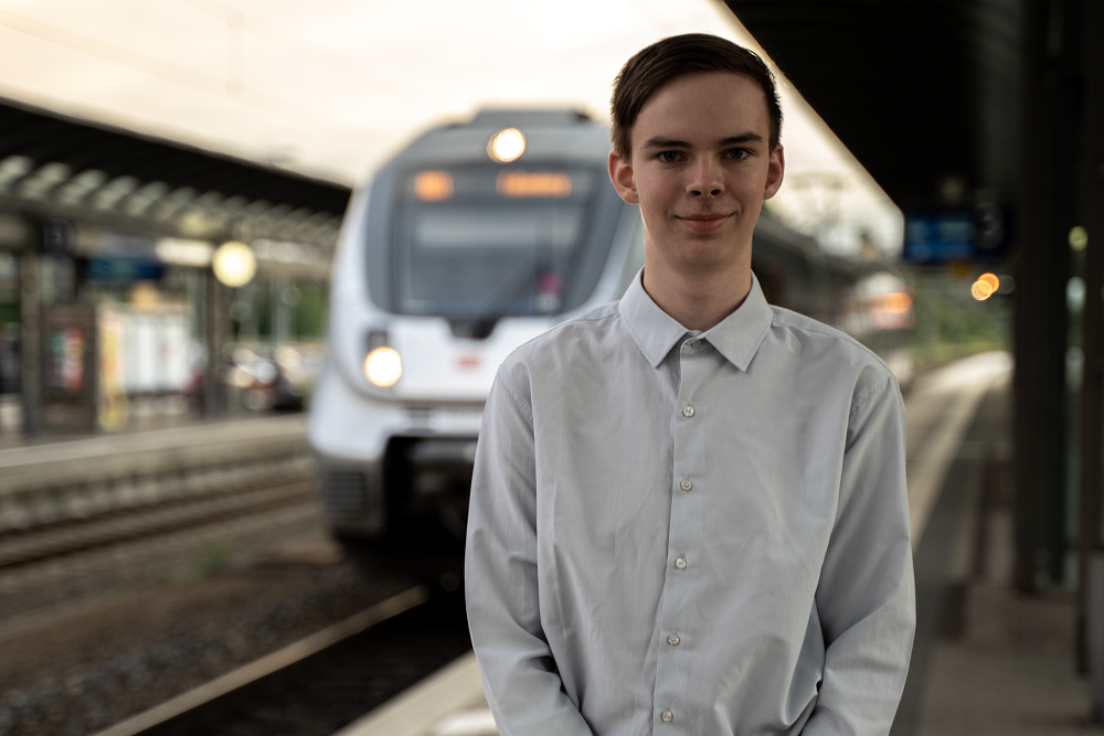 Jonas Lohrmann verbringt mehr Zeit in Bus und Bahn als in der Berufsschule