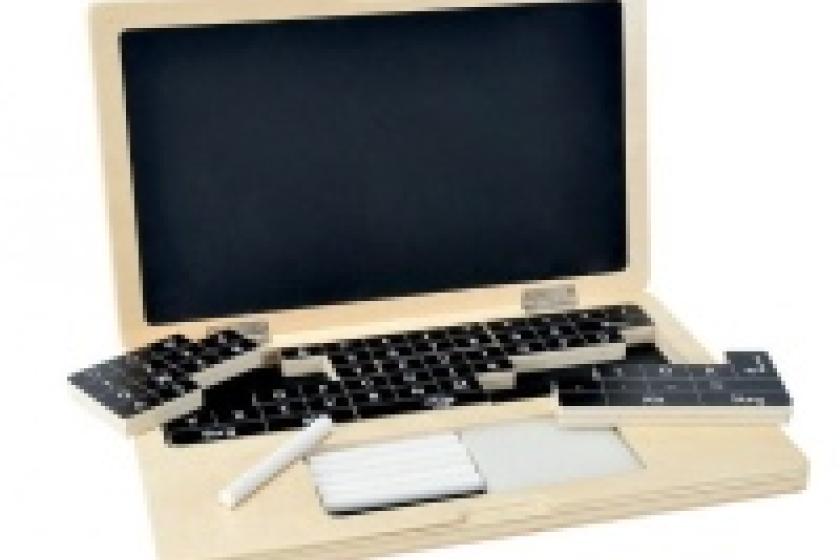 Altersgerechten Laptop aus Holz für Kleinkinder: "My First Computer"