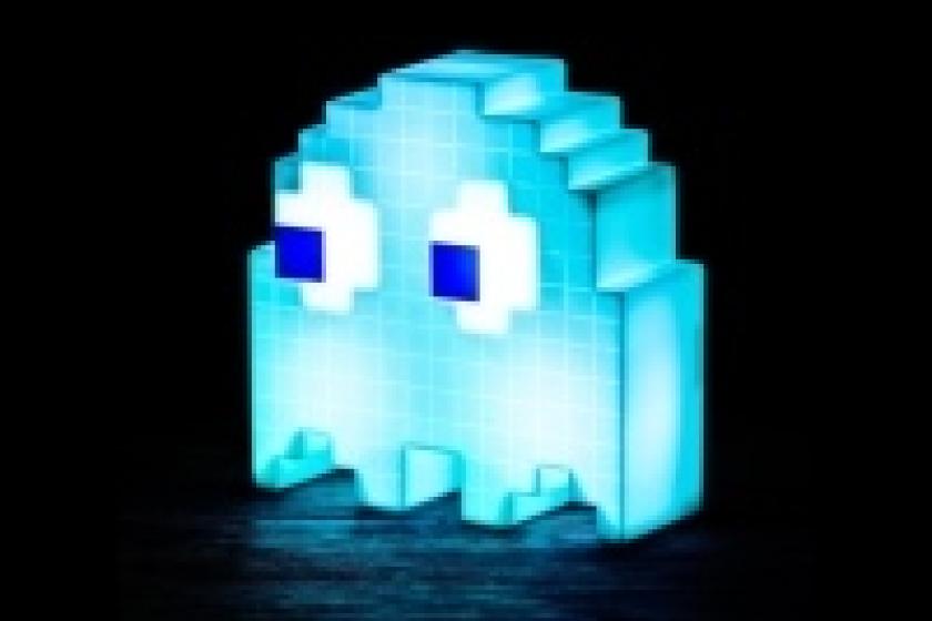 Die Entscheidung, ob die Pac-Man-Lampe nun eher gruselig oder stimmungsvoll aussieht, überlassen wir mal Ihnen.