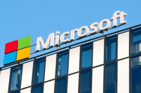 Microsoft investiert 3,2 Milliarden Euro, um KI-Infrastruktur und Cloudkapazitäten in Deutschland mehr als zu verdoppeln sowie Fachkräfte zu qualifizieren. (Quelle: cristicroitoru - 123RF)