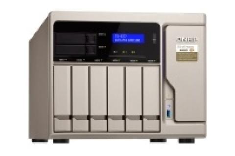 Das NAS-Modell "QNAP TS-877" verfügt über sechs HDD-Einschübe plus zwei Slots zum SSD-Caching.