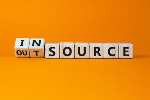 Die Relevanz von Full Outsourcing in der IT nimmt ab – doch gerade im Mitelstand muss Insourcing gut durchdacht sein.