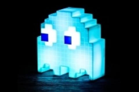 Die Entscheidung, ob die Pac-Man-Lampe nun eher gruselig oder stimmungsvoll aussieht, überlassen wir mal Ihnen.