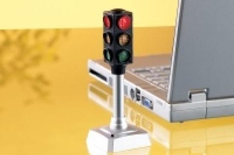 Stehen die Lichter der Signalampel auf rot, ist eine Audienz am Admin-Schreibtisch untersagt.