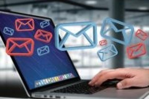 Die E-Mail ist nachwievor sehr beliebt, auch wenn sie für viele IT-Profis als unsicher gilt.